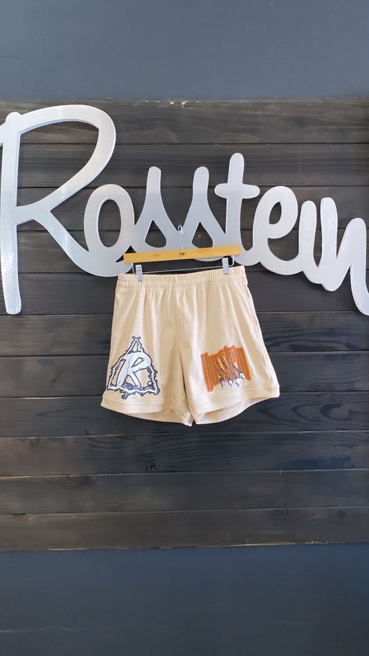 Cream recharged shorts